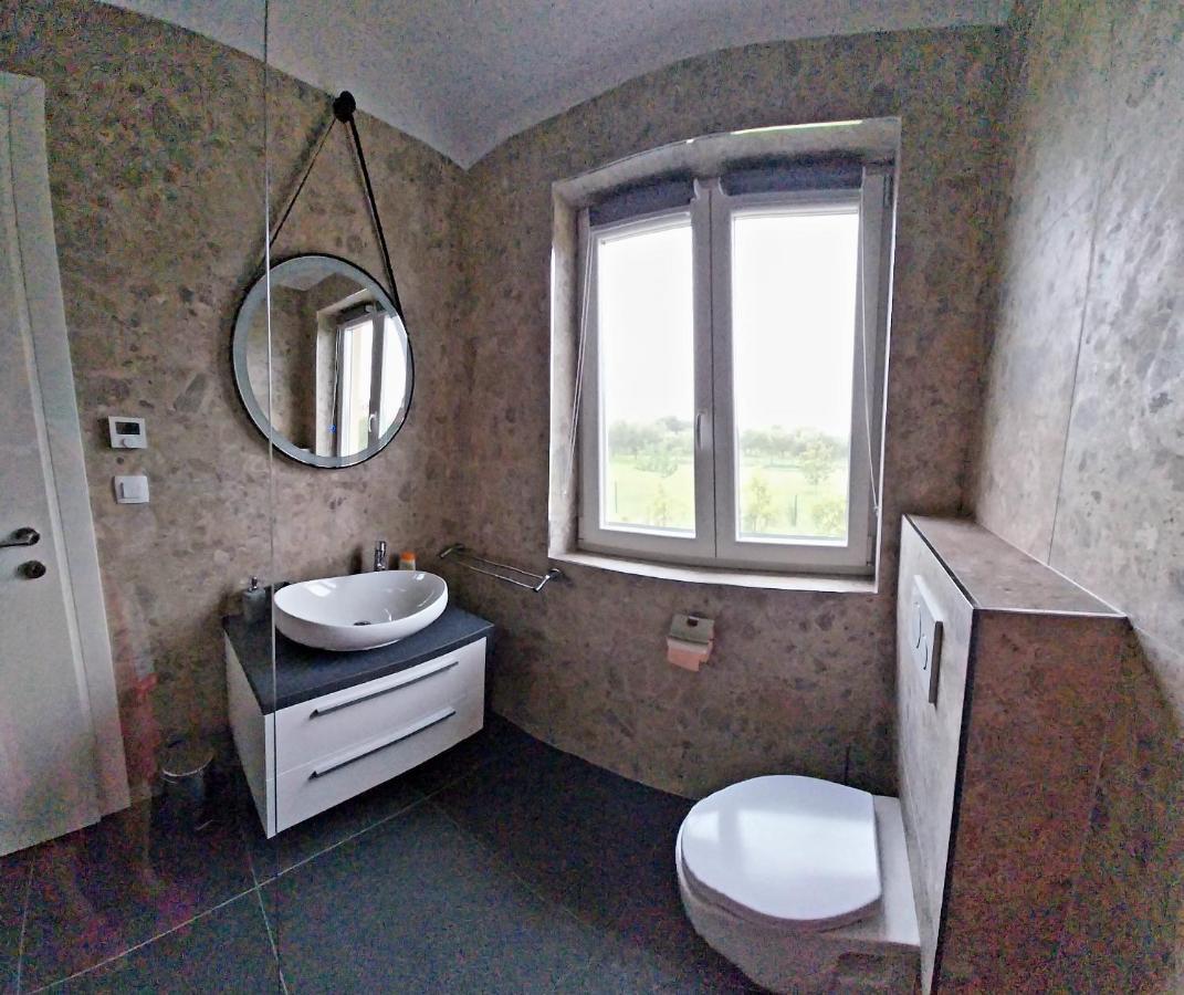 Vila Dubravka - Schoen Und Komfortabel Inmitten Von Olivenbaeumen Und Weinbergen Mit Whirlpool Valtura ภายนอก รูปภาพ