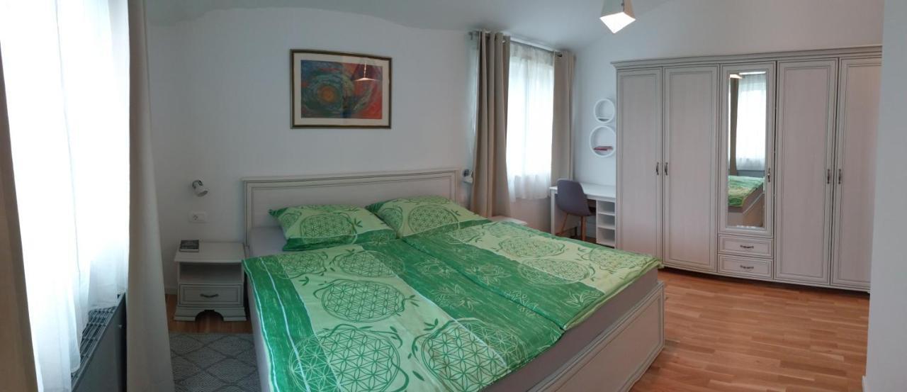 Vila Dubravka - Schoen Und Komfortabel Inmitten Von Olivenbaeumen Und Weinbergen Mit Whirlpool Valtura ภายนอก รูปภาพ